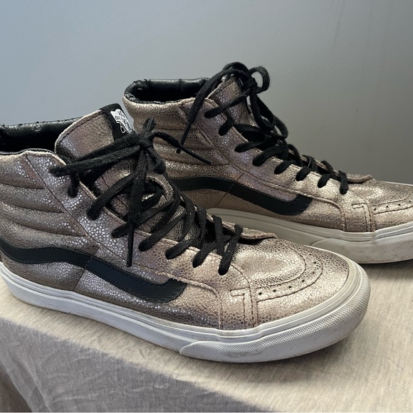 Vans Hightop Men’s Sneakers 6.5 - Picture 2 of 8